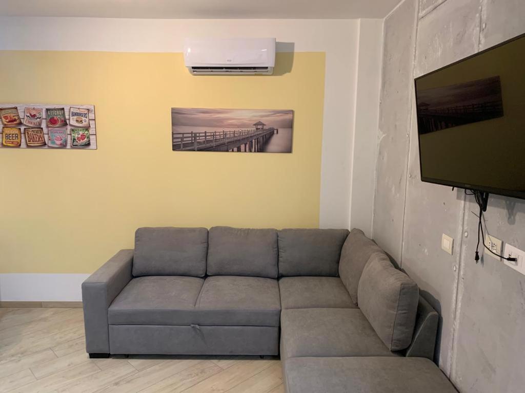 Alfiume B Daire Tirano Dış mekan fotoğraf